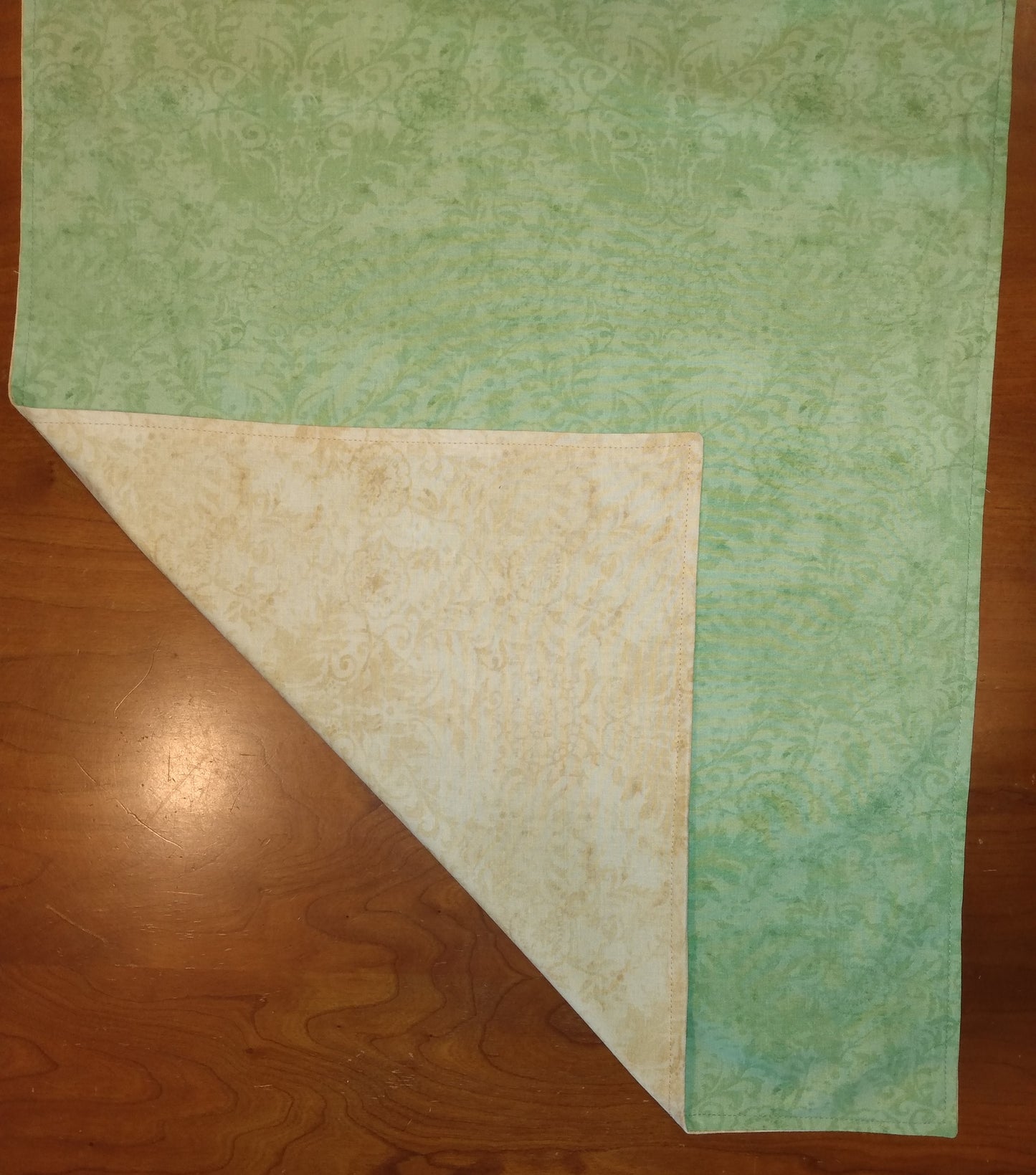 Table Runner Reversible 100% Cotton Green and Light Gold Floral