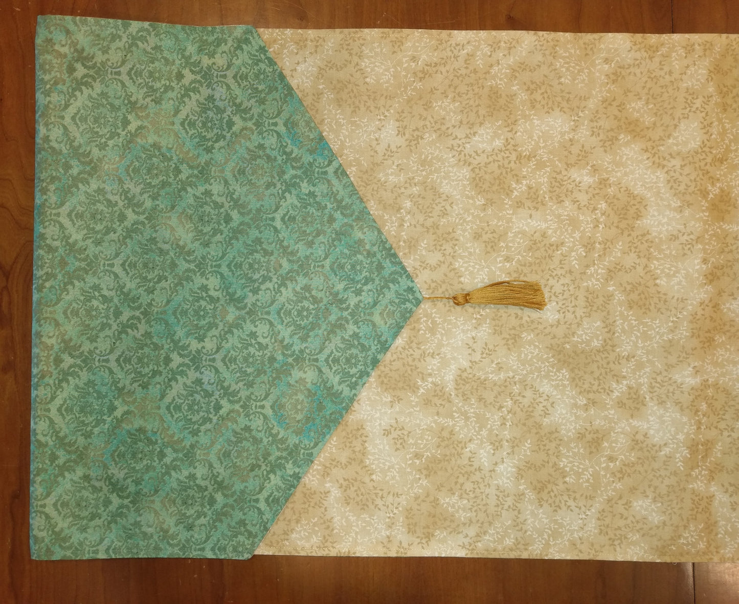 Table Runner Reversible 100% Cotton Green Damask and Gold Leaves