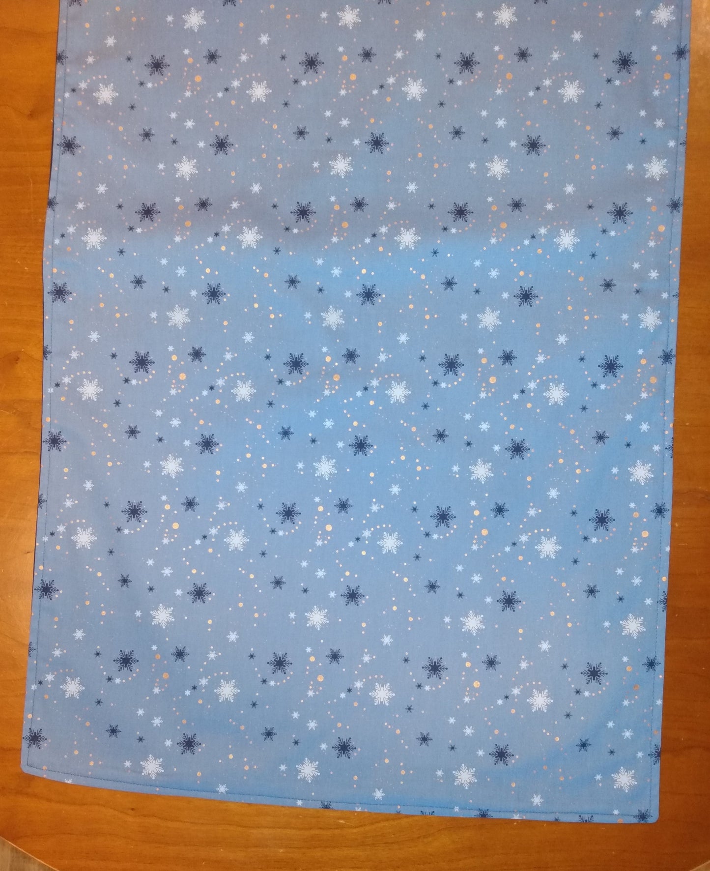 Table Runner 100% Cotton Navy Blue and White Snowflakes 60"