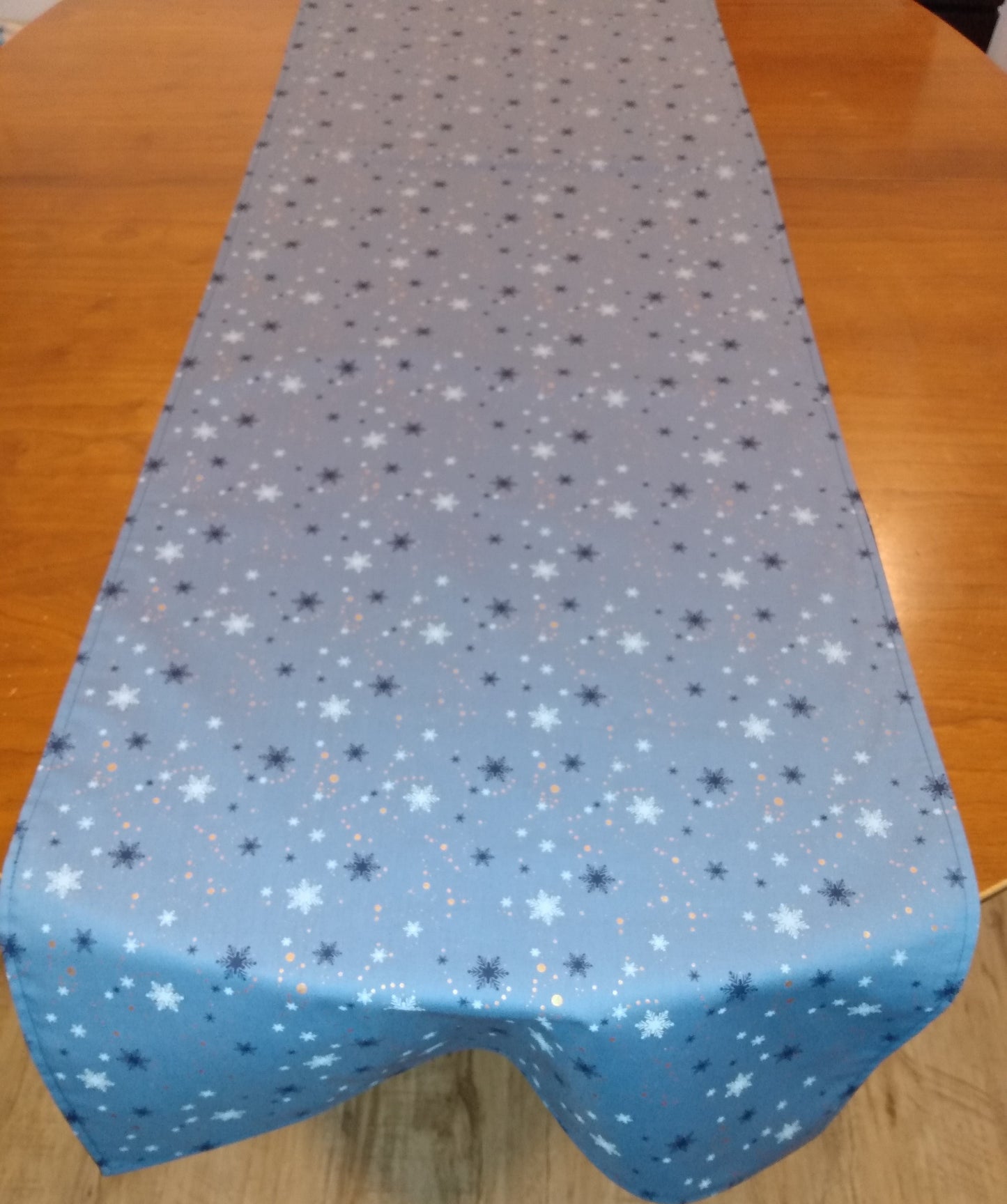 Table Runner 100% Cotton Navy Blue and White Snowflakes 60"