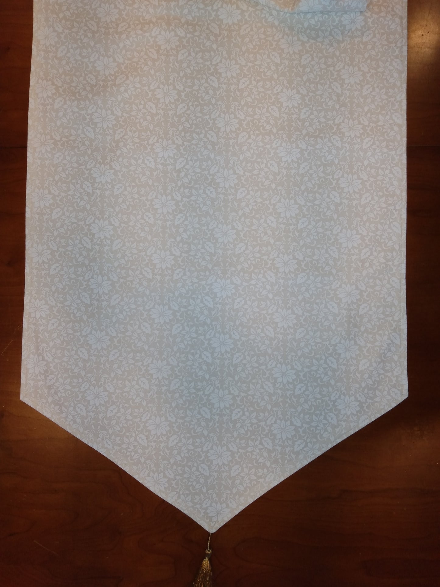 Table Runner 100% Cotton White Poinsettia Print Cream