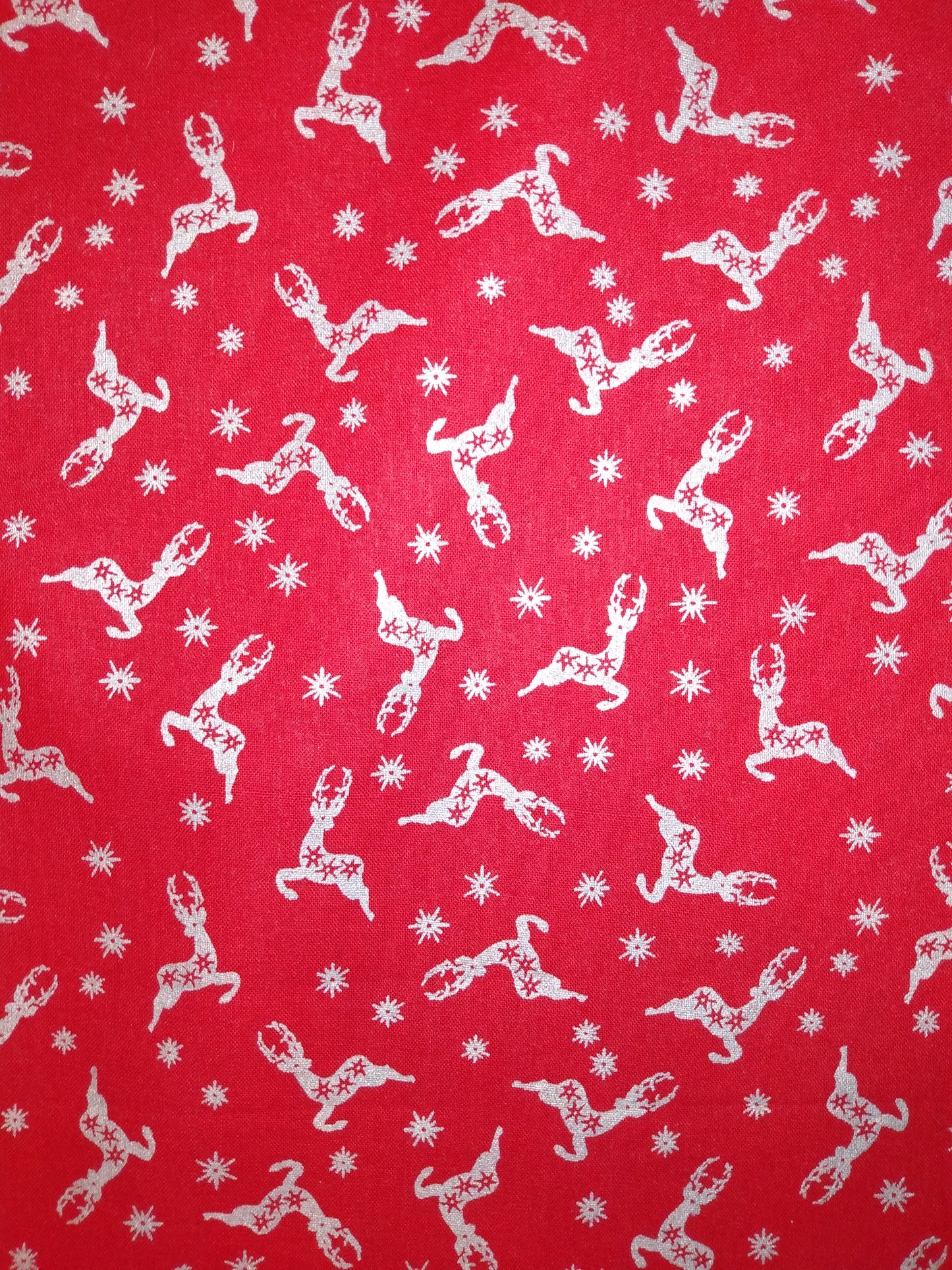 Table Runner 100% Cotton Silver Reindeer Stars Red
