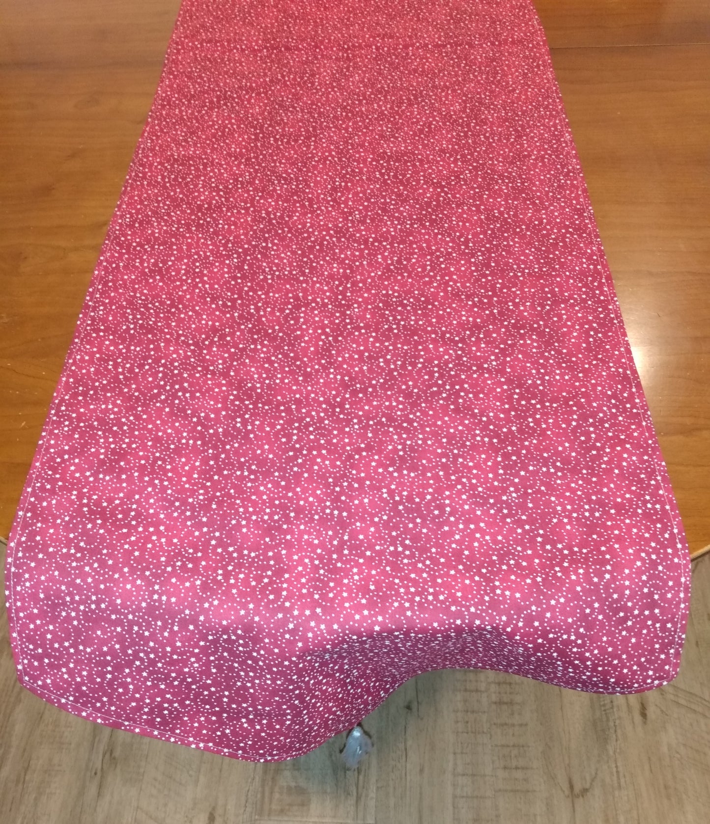 Table Runner 100% Cotton Silver Stars Swirls Red