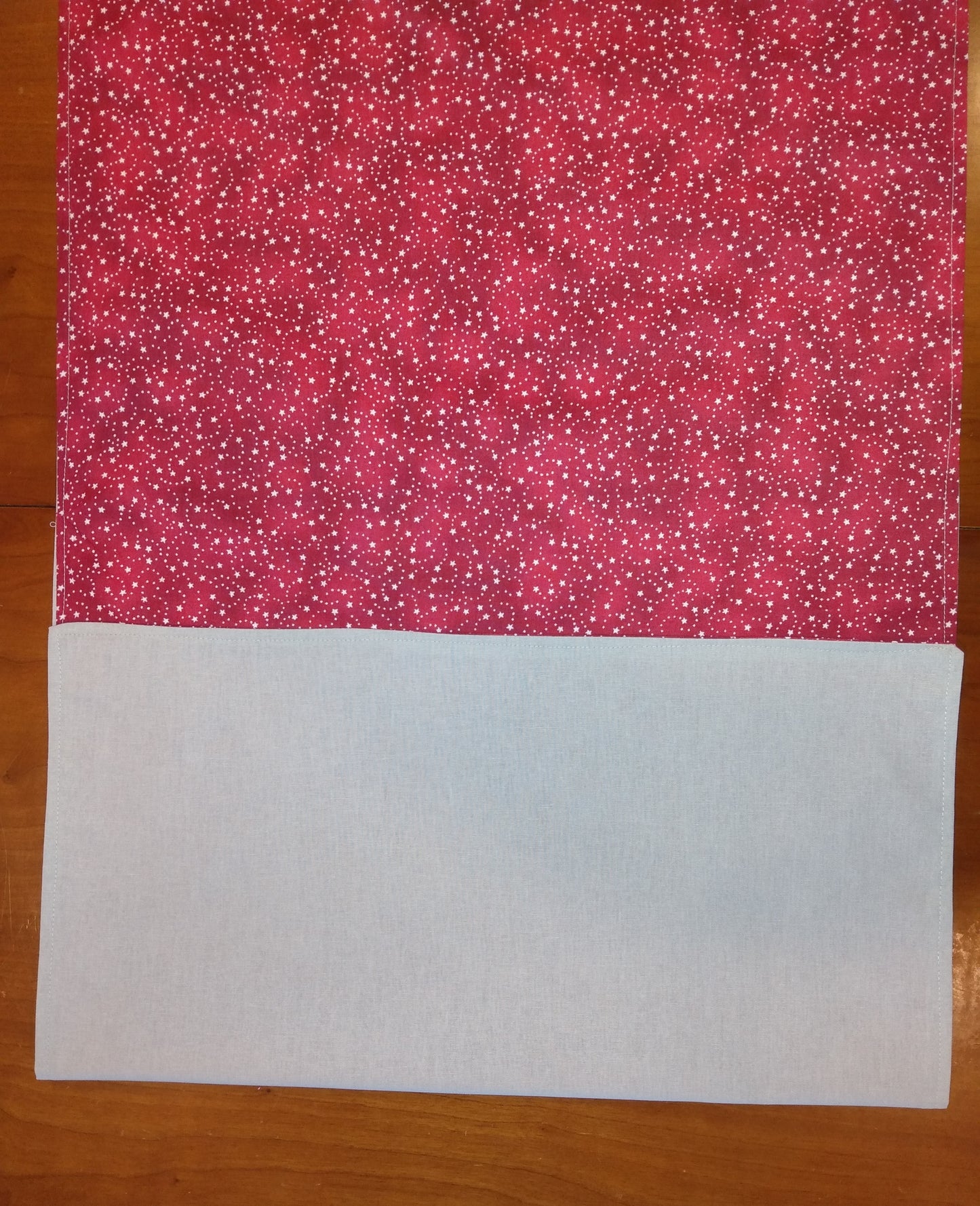 Table Runner 100% Cotton Silver Stars Swirls Red