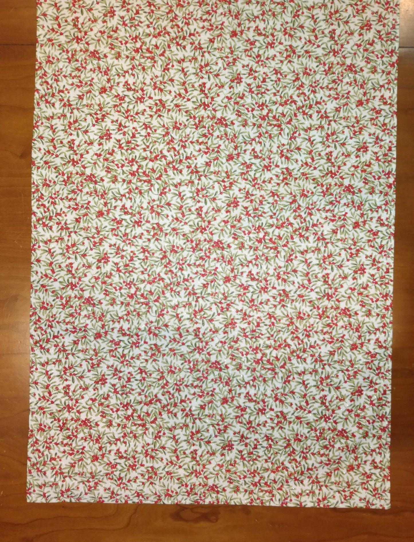 Table Runner Reversible 100% Cotton Classic Mistletoe Sparkly Cream Red White Stars