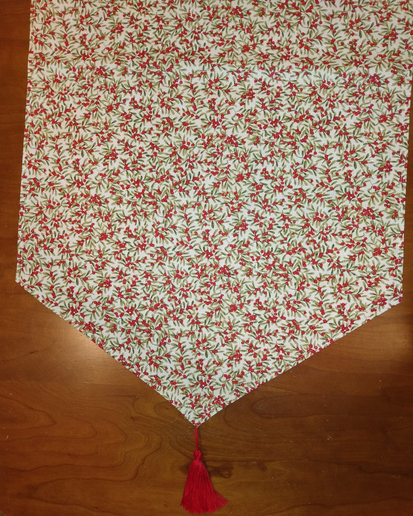 Table Runner Reversible 100% Cotton Classic Mistletoe Sparkly Cream Red White Stars