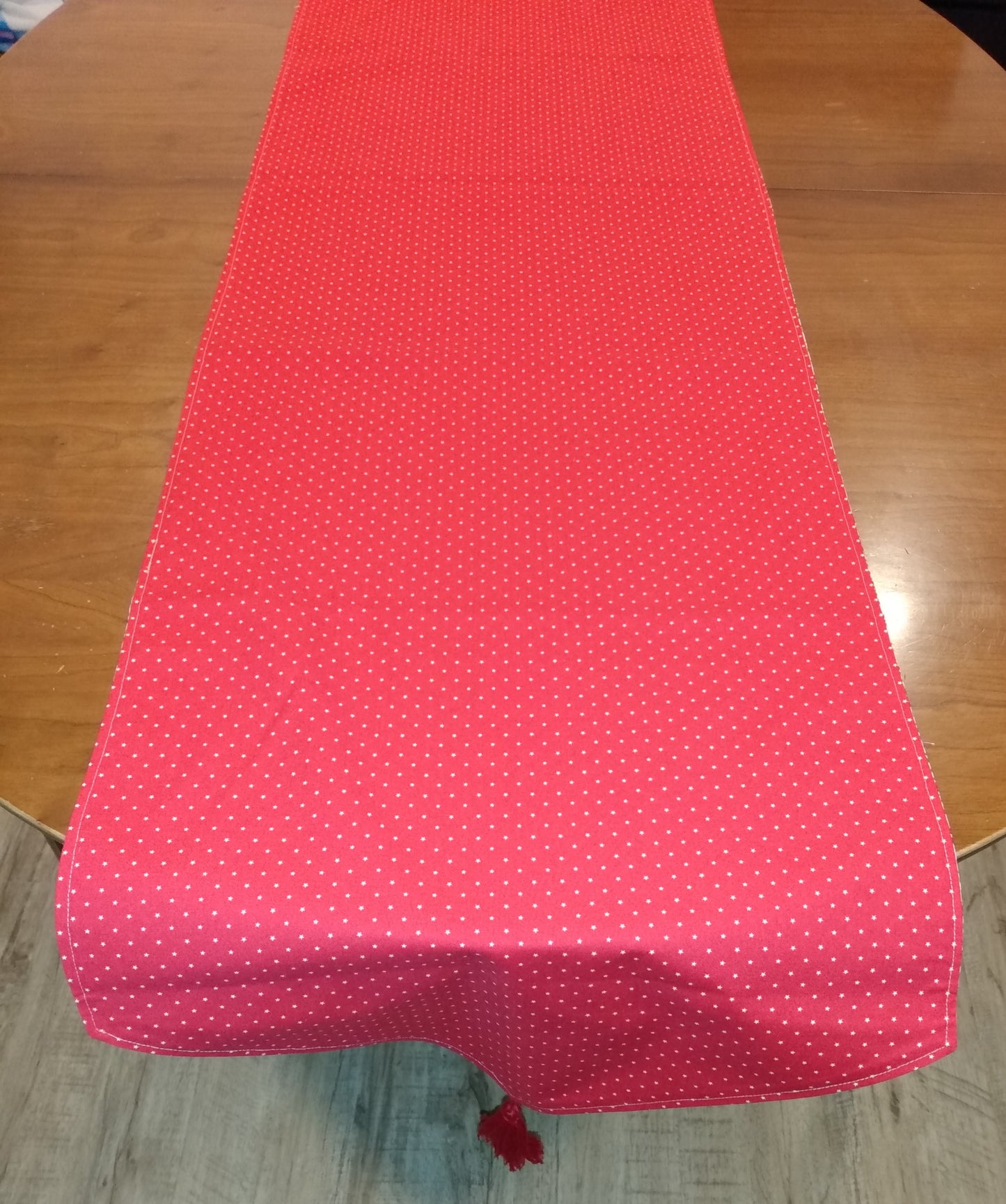 Table Runner Reversible 100% Cotton Classic Mistletoe Sparkly Cream Red White Stars
