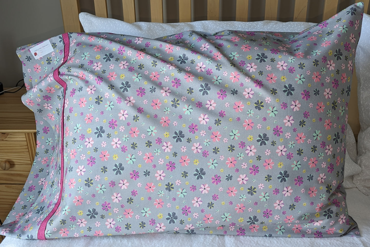 100% Cotton Pillowcase Multicolor Daisies Light Grey