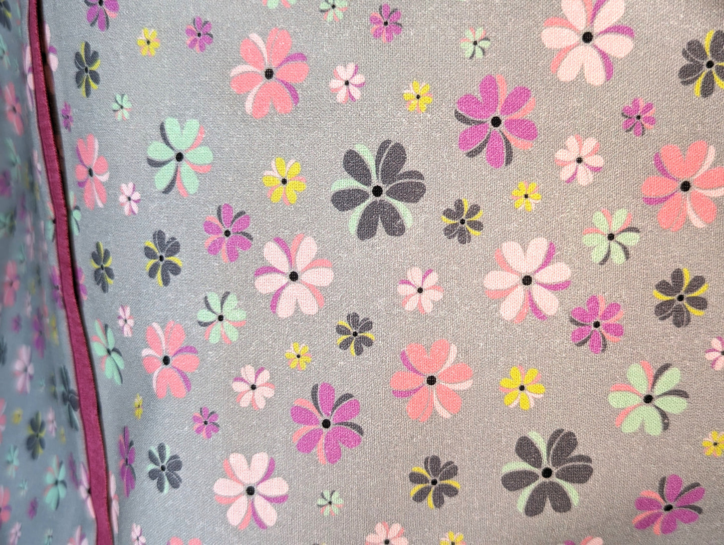 100% Cotton Pillowcase Multicolor Daisies Light Grey