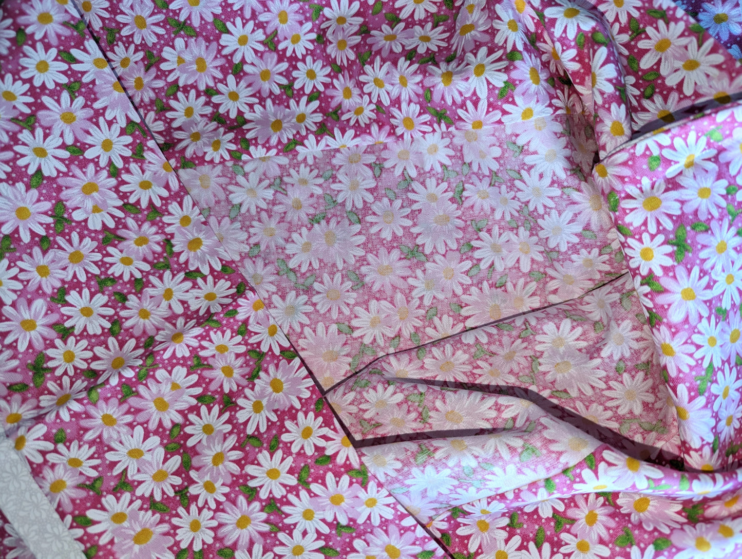 100% Cotton Pillowcase Daisies White Pink