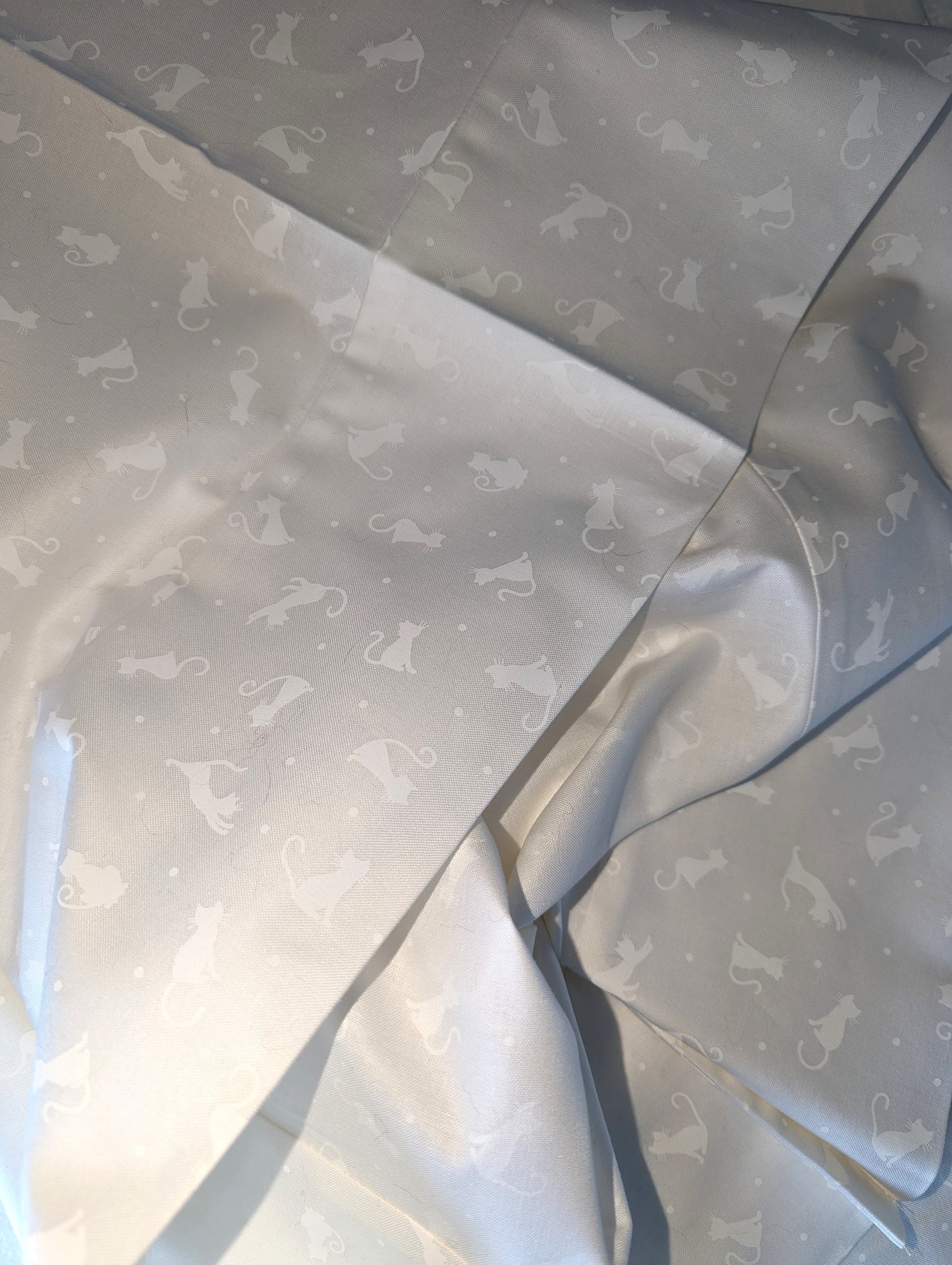 100% Cotton Pillowcase White on white Cats