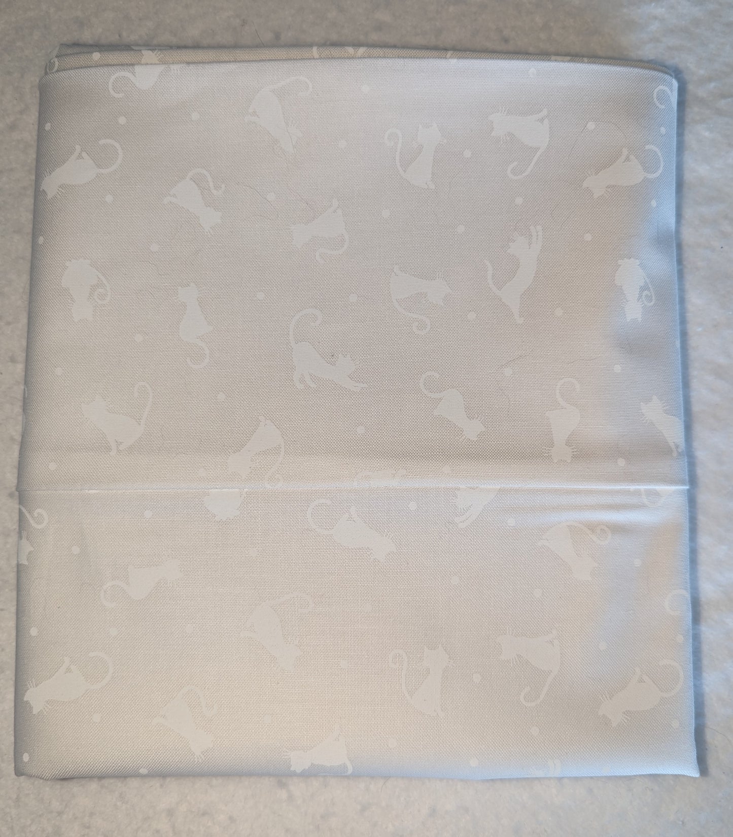 100% Cotton Pillowcase White on white Cats
