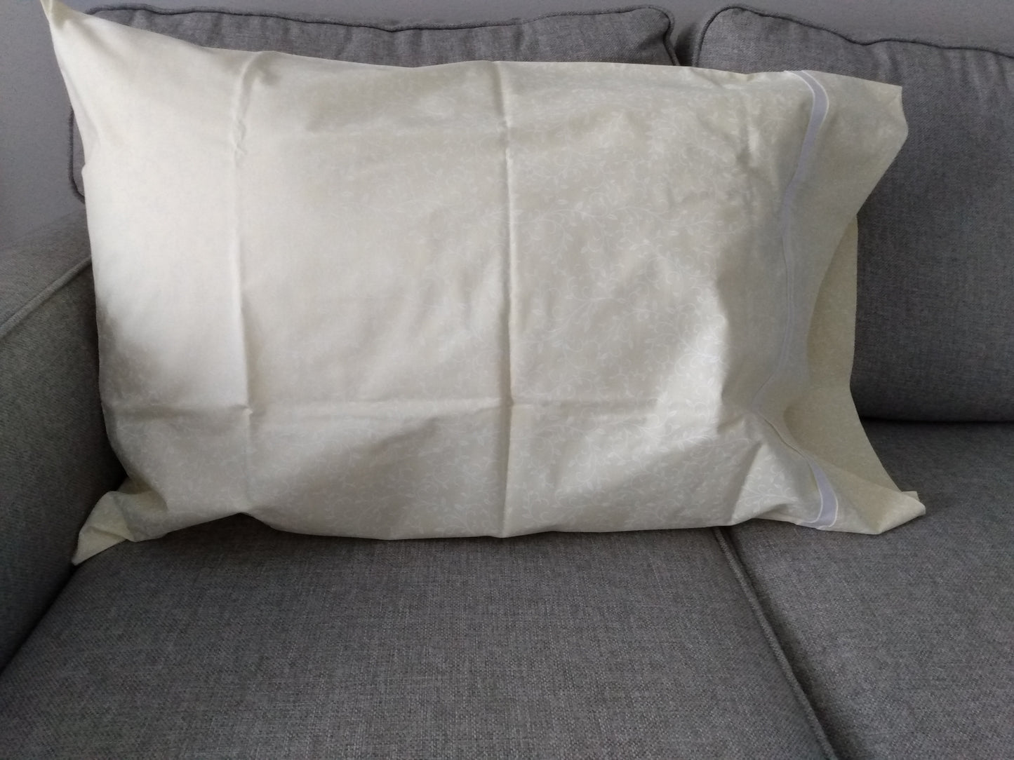 100% Cotton Pillowcase Light Yellow White