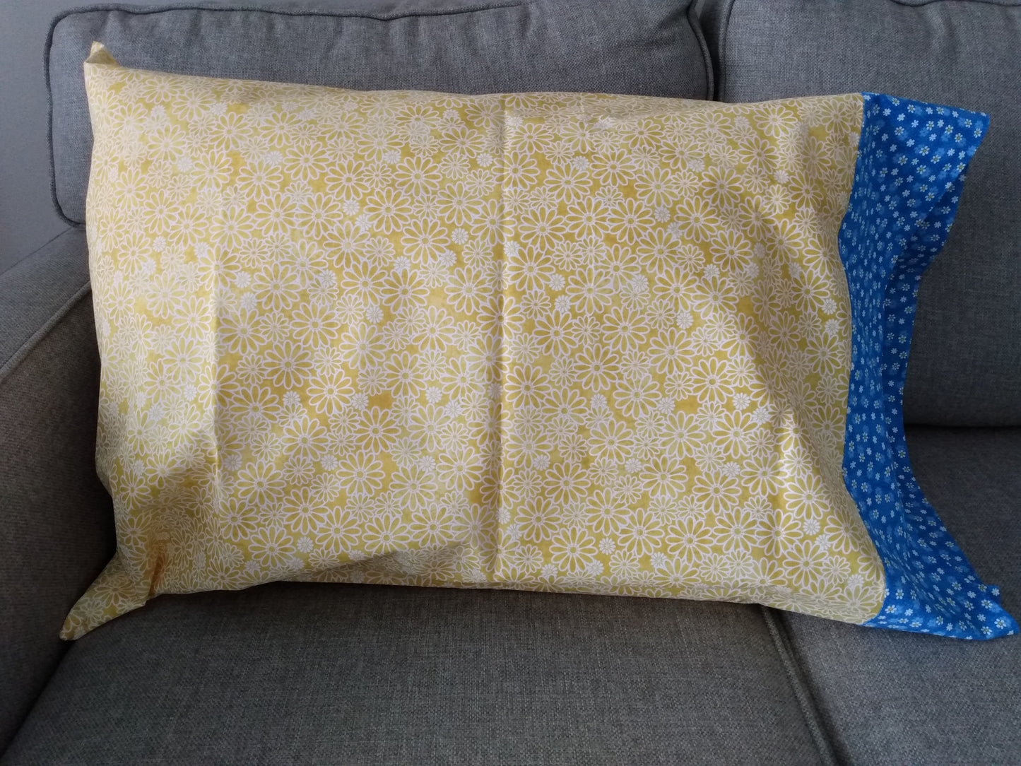 100% Cotton Pillowcase Daisies Yellow Blue