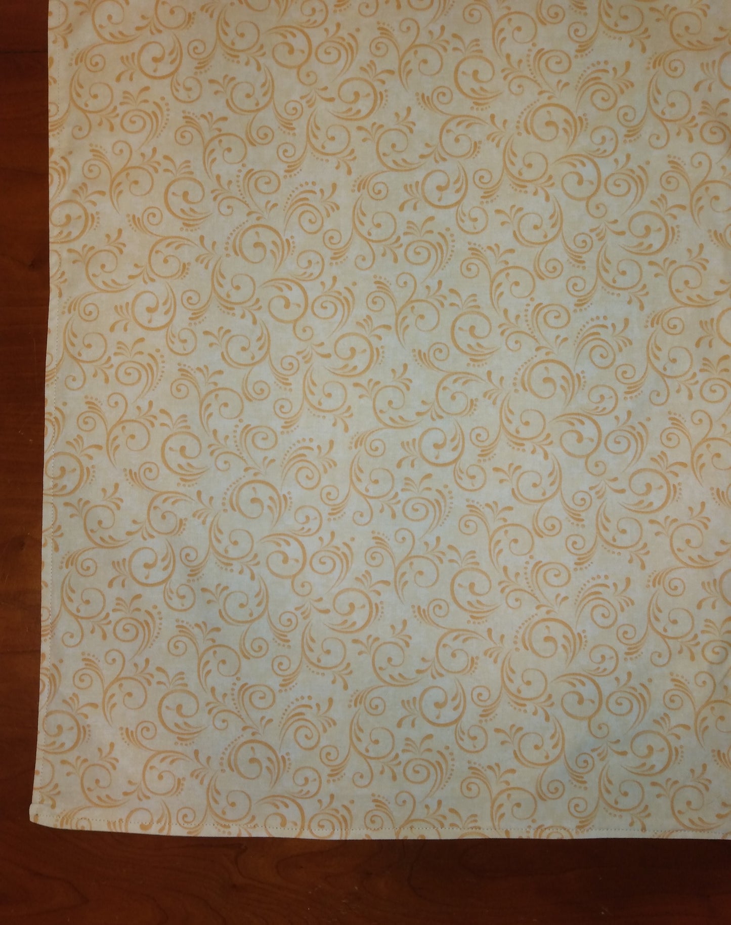 Table Runner Reversible 100% Cotton Green and Gold Swirl