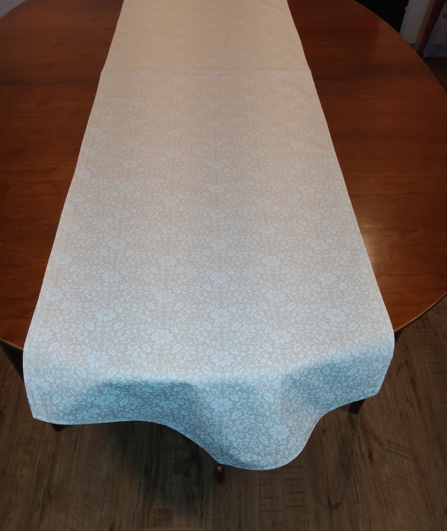 Table Runner 100% Cotton White Poinsettia Print Cream