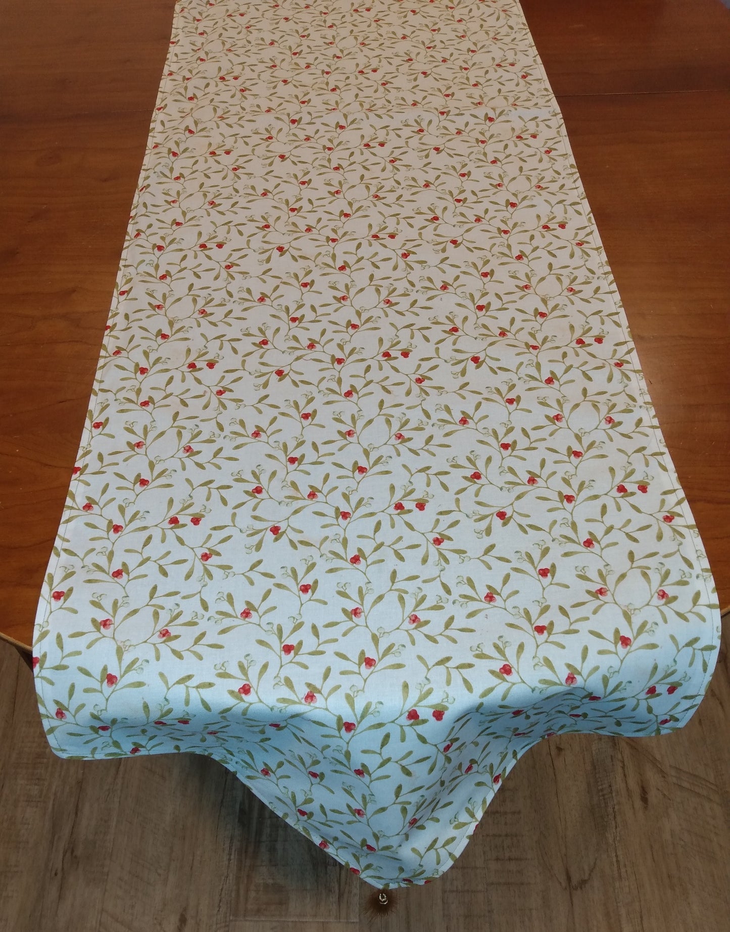 Table Runner 100% Cotton Classic Mistletoe White