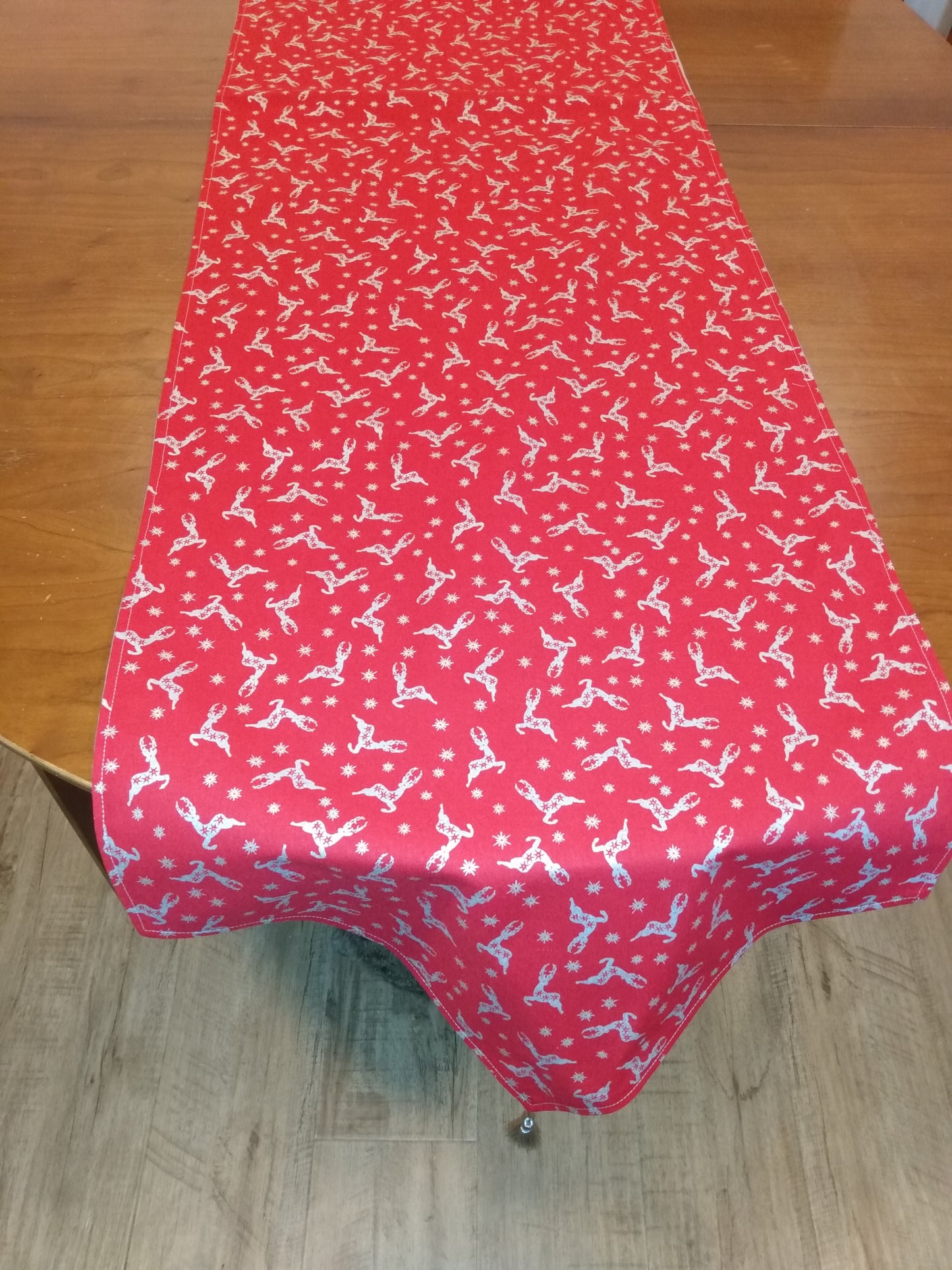 Table Runner 100% Cotton Silver Reindeer Stars Red