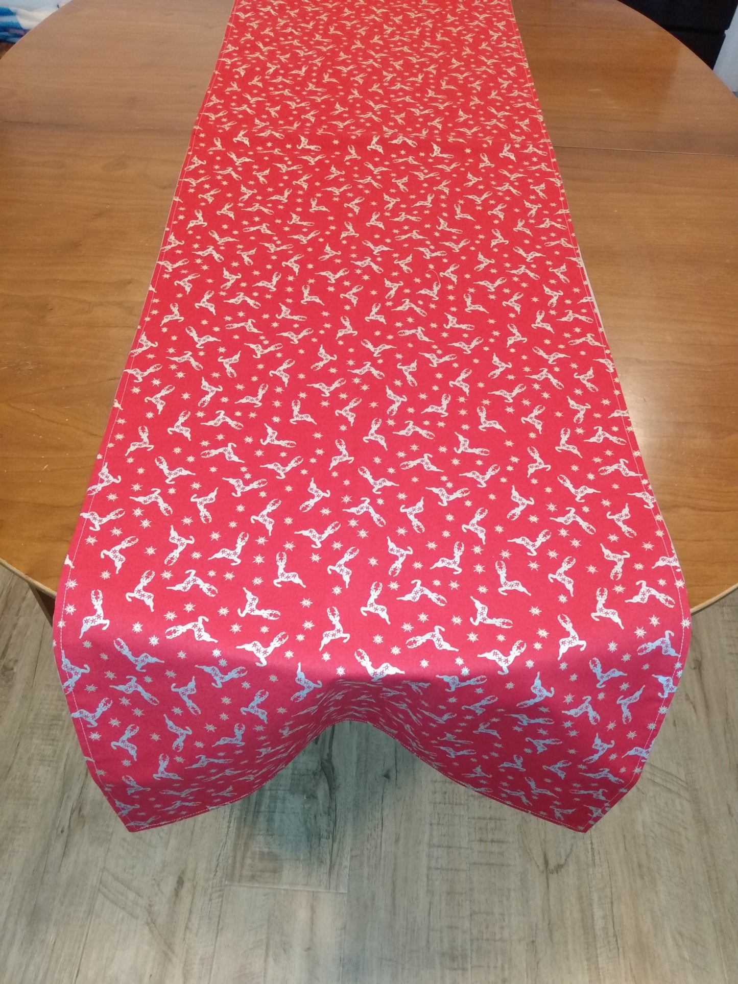 Table Runner 100% Cotton Silver Reindeer Stars Red