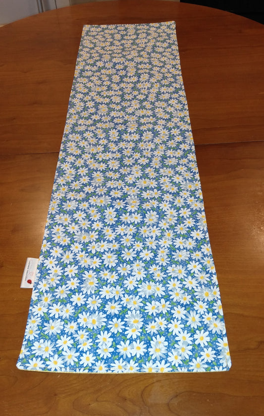 Table Runner Reversible 100% Cotton Cheery Daisies Floral Yellow Gold