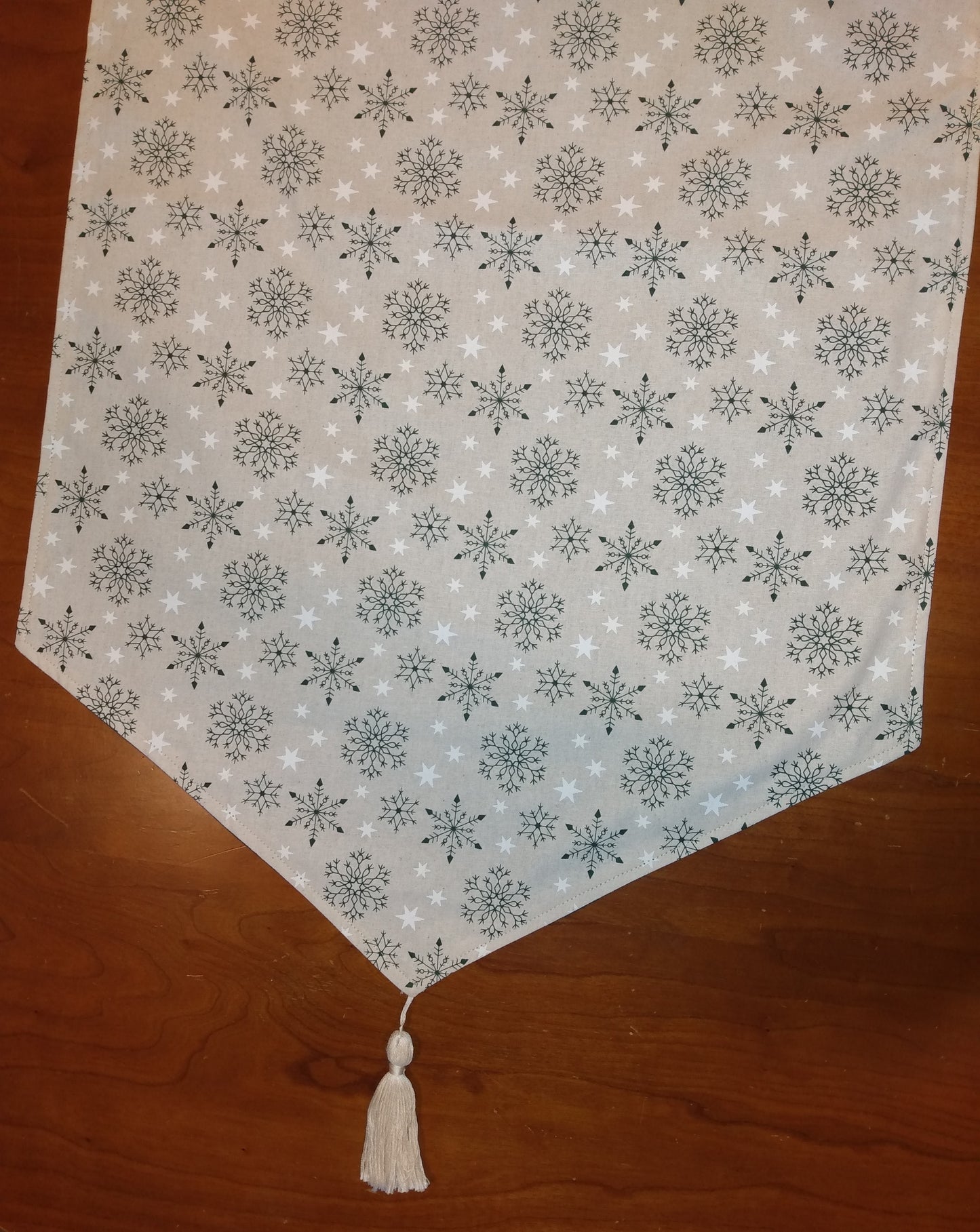 Table Runner Reversible 100% Cotton Winter Snowflake White Green Beige