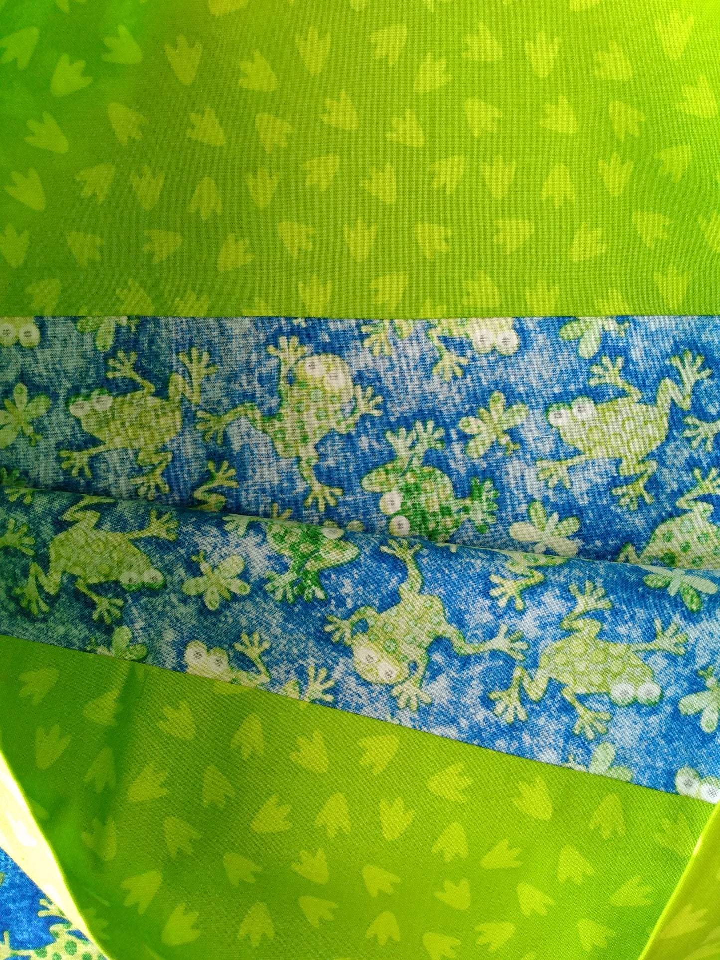 100% Cotton Pillowcase Frogs Blue Green
