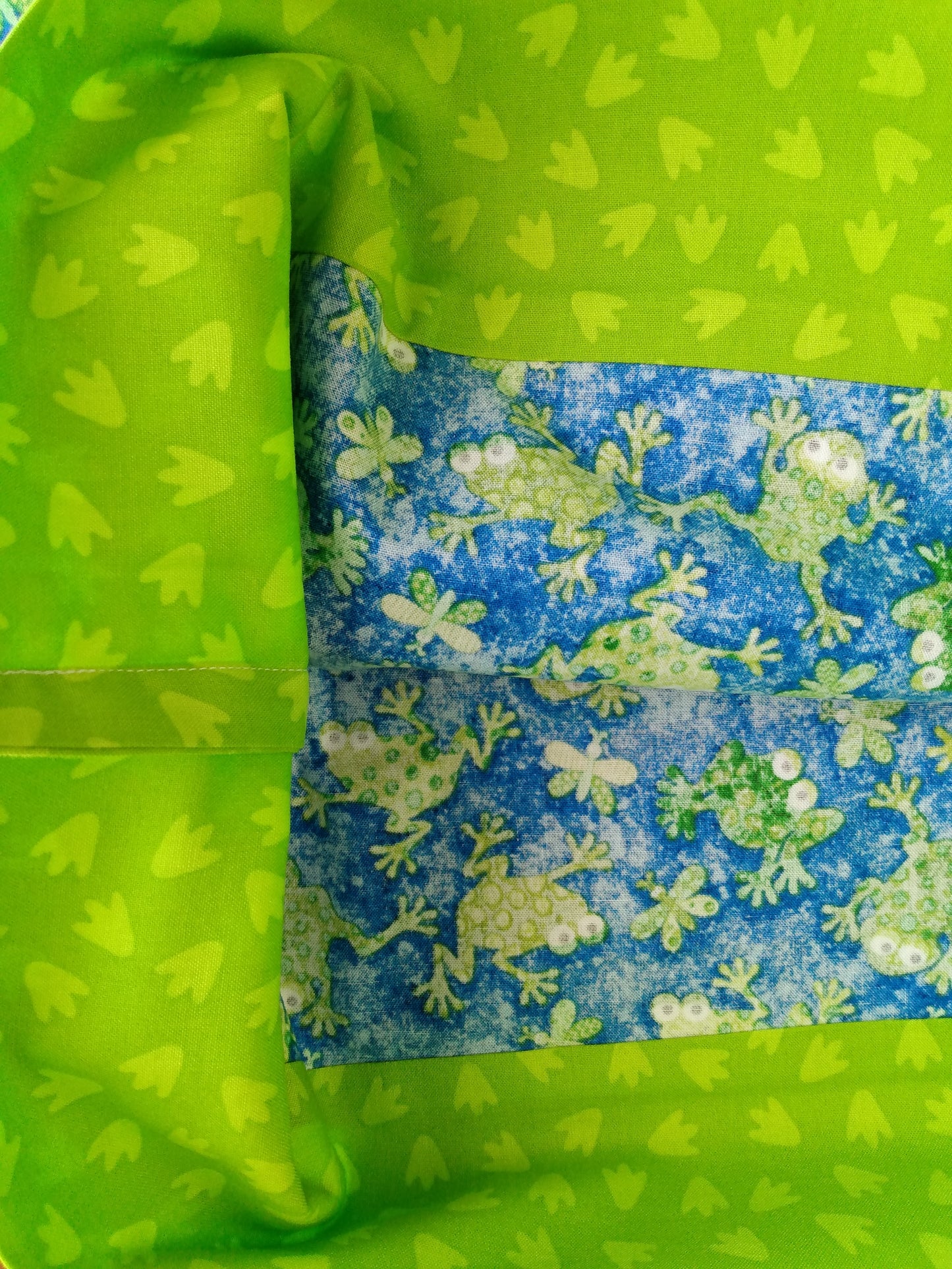 100% Cotton Pillowcase Frogs Blue Green