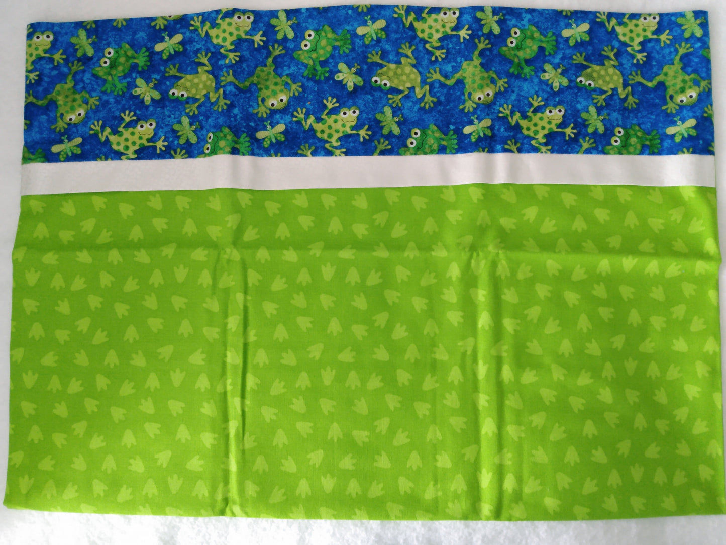 100% Cotton Pillowcase Green Frogs Prints